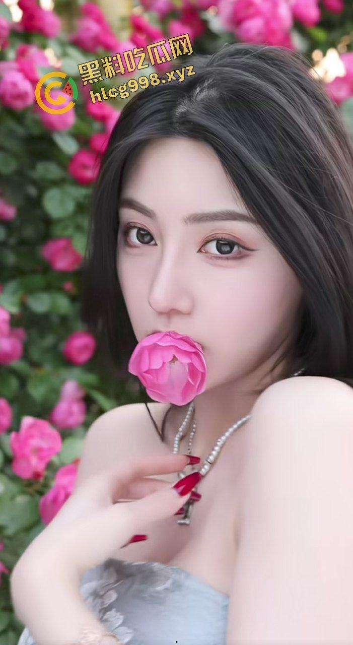 抖音17万粉丝性感骚气女网红『轩轩baby』被大哥几个嘉年华拿下 骚舞勾引 酒店SM抽打爆操！独家流出！-2