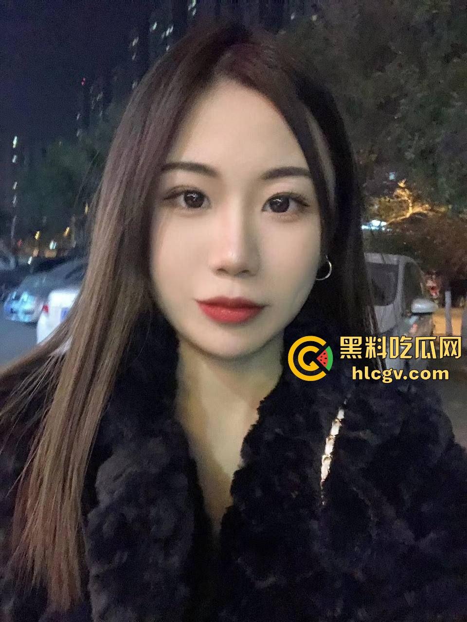 绿帽奴亲自分享女友【于长弘】怀孕口爆全过程！大肚子跪舔鸡巴，含着吸得嗨舔得那叫一个骚！-5