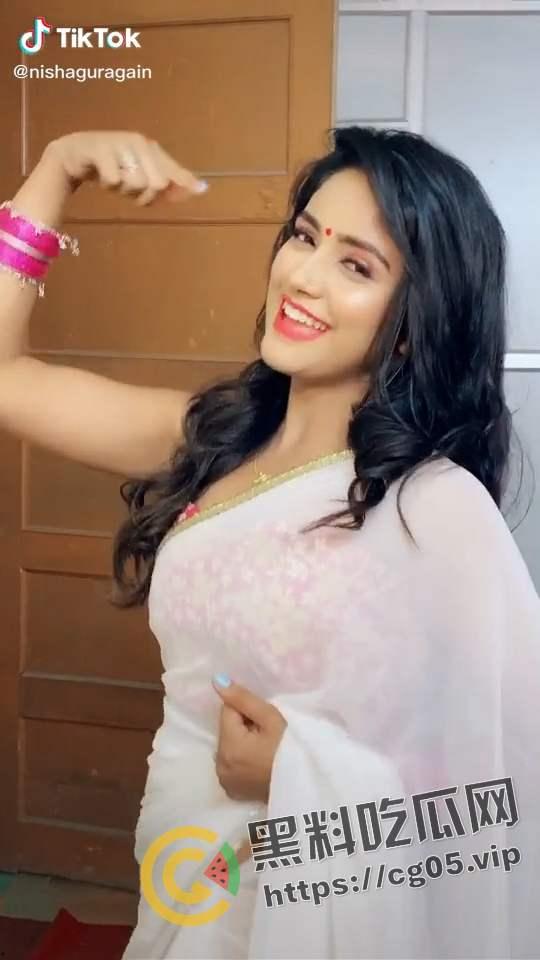 印度淫娃!Tiktok INS 印度网红 【妮莎】【NishGuragain】和男朋友性爱自拍流出 咖喱味的极品美女-7