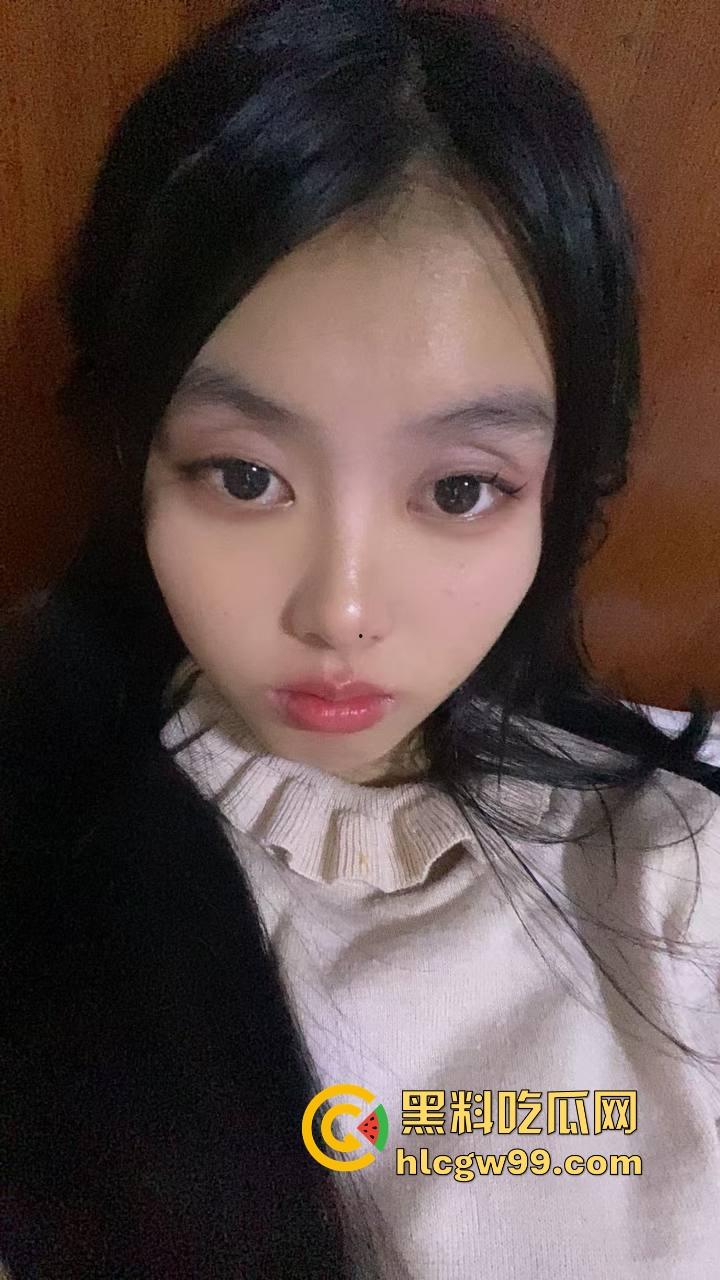 安徽合肥【赵欣】网调视频火了,骚母狗自慰抠嫩穴淫水四溢,骚逼拉丝让人绷不住!-1