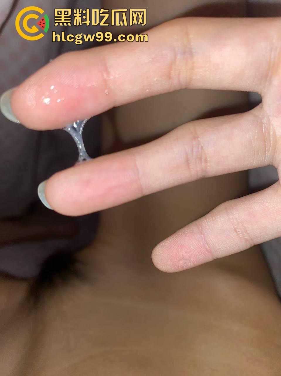 安徽合肥【赵欣】网调视频火了,骚母狗自慰抠嫩穴淫水四溢,骚逼拉丝让人绷不住!-7