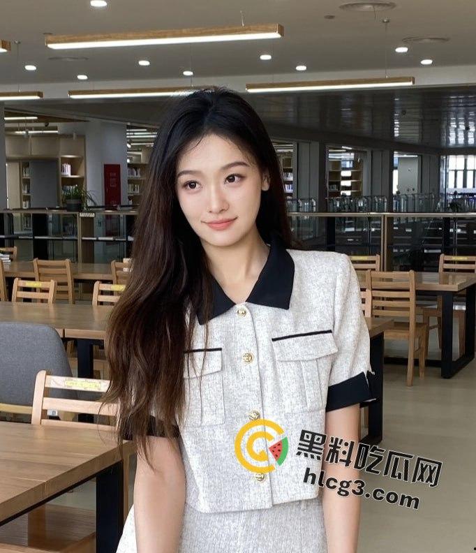 乐山师范学院反差美女学生『冯雨微』喜欢被男友骑在身上操!床上尽显“小母狗”本色!-2