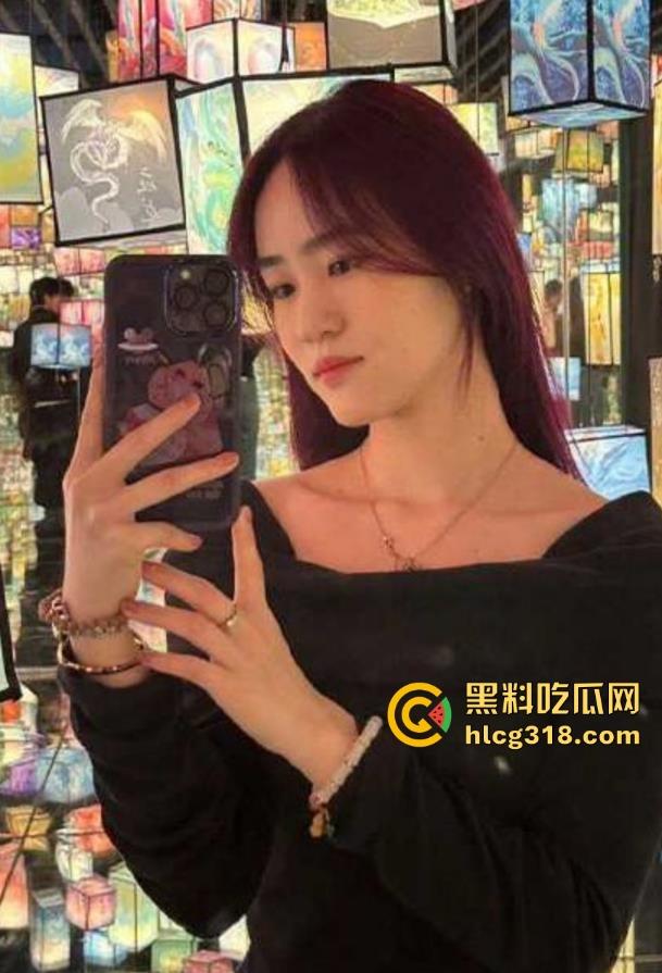 海角乱伦,酒后强上醉酒表姐,无套输出激情泄欲,巨大母乳摇摇晃晃,事后她哭的很伤心!-1