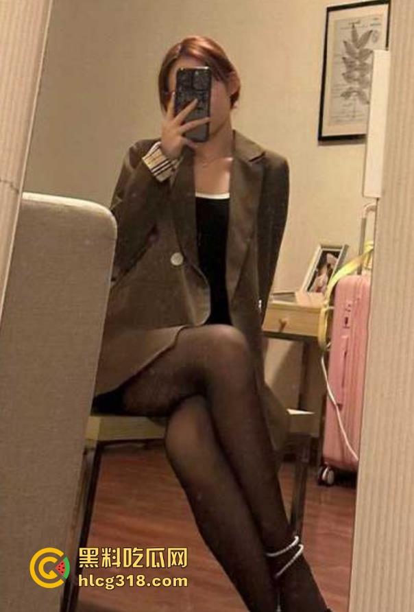 海角乱伦,酒后强上醉酒表姐,无套输出激情泄欲,巨大母乳摇摇晃晃,事后她哭的很伤心!-2