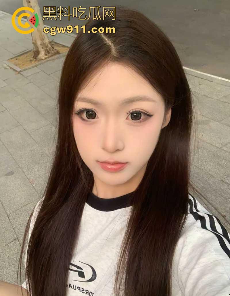 河北师范大学极品舞蹈生【周永媚】性爱私拍泄密,透穴蕾丝内裤勾男友,穿开档黑丝玩无套,花式体位轻松驾驭!-1