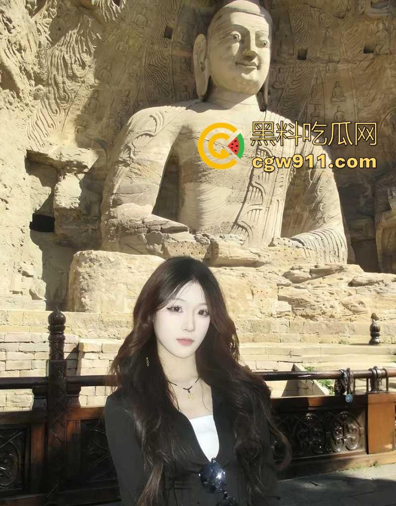 河北师范大学极品舞蹈生【周永媚】性爱私拍泄密,透穴蕾丝内裤勾男友,穿开档黑丝玩无套,花式体位轻松驾驭!-2