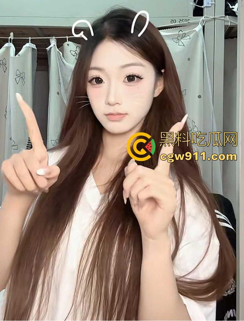 河北师范大学极品舞蹈生【周永媚】性爱私拍泄密,透穴蕾丝内裤勾男友,穿开档黑丝玩无套,花式体位轻松驾驭!-6