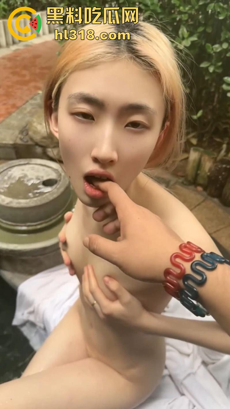 苏州大学178cm顶级身材女神【濑濑】,身材高挑腿长逆天,被土豪调教自慰露出,全裸游走大学校园!-9