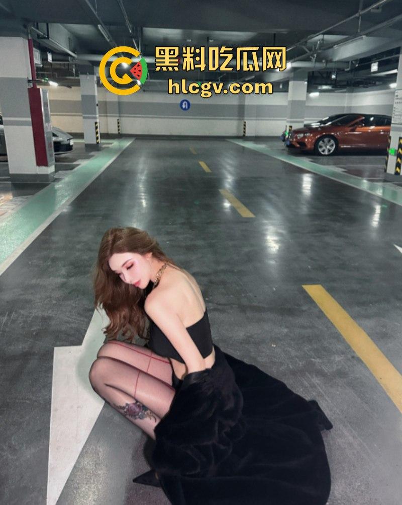 微博436W粉丝大网红【王一霏ADA】面对潜规则果断一对一视频四点全露!-11