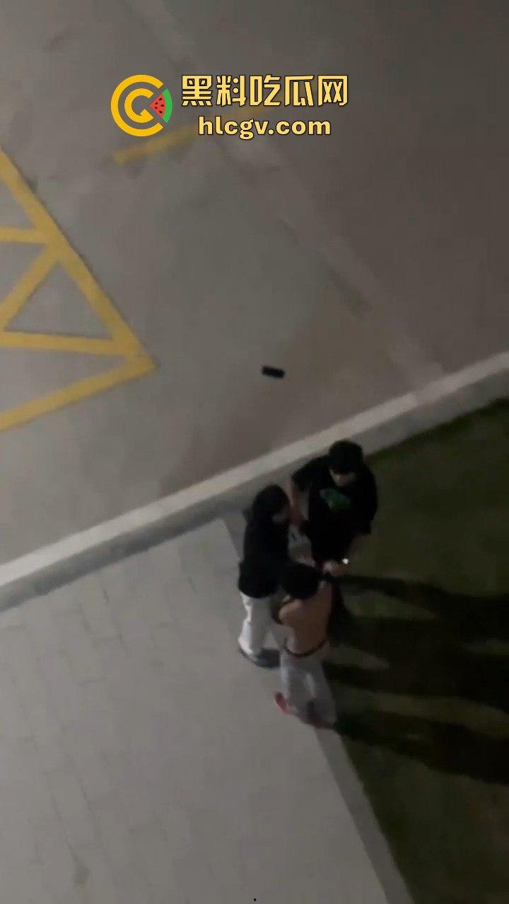 小仙女脚踏两条船惹怒男主，带小三校园漫步被逮个正着！原配男主怒揍一顿，小三还被安慰，真是个母0无疑！-8