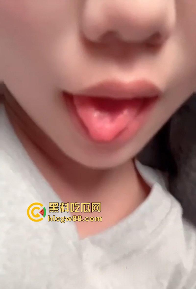 四川巴中职业技术学院00后嫩妹【陈婷婷】网上约炮勾搭求操 出轨视频被男友曝光!-8