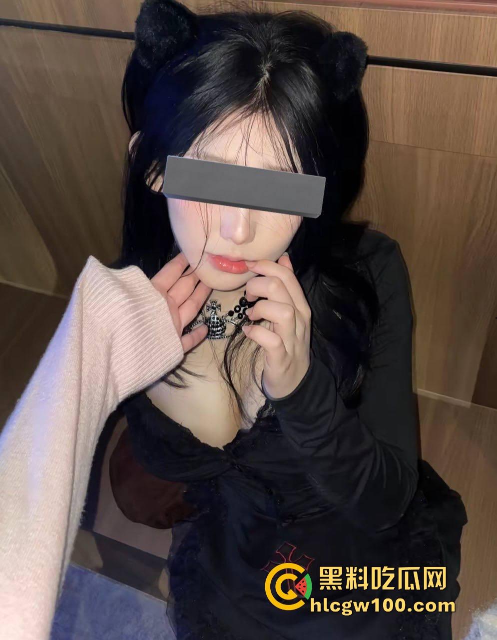 成都美院长腿御姐校花『史小鹿』变富哥肉便器 深夜户外当狗露逼 开着奥迪玩车震一切交给quattro！-3