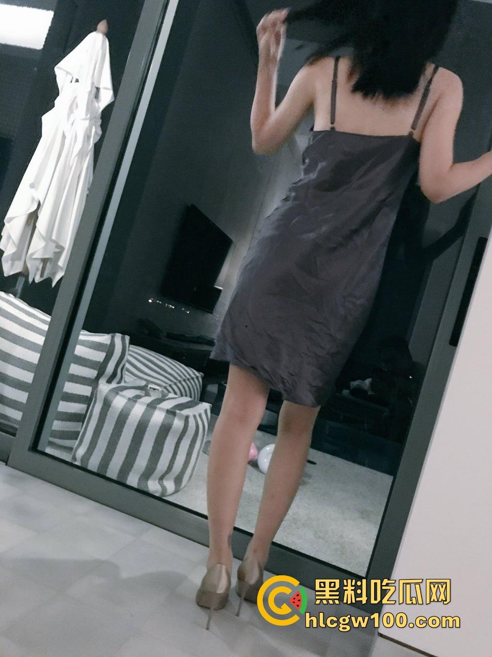 东航空姐女神【凌悦】穷人眼里的高冷女神,富人胯下的精盆母狗,丝袜美腿任人玩弄,有钱就能内射到爽!-12