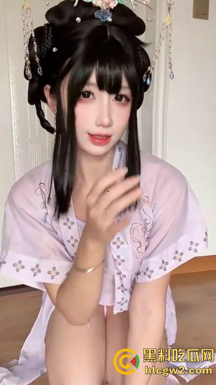 独家爆料!极品福利姬【九曲jean】情趣汊服COS妖妃 高价付费视频流出 盛世美颜下的完美胴体!-9