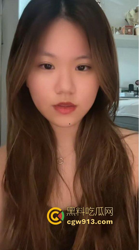 新加坡Tiktok微胖网红大尺度私拍流出,咬唇娇喘时眼睛迷离,明显被那粗壮家伙顶到灵魂深处,无套爆操画面淫靡!-5