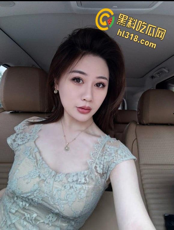 曾经网吧公厕女王【小性感】 强势回归,公厕狼牙四指插穴,爽到忍不住娇喘,喷溅淫汁浑身抽搐!-1