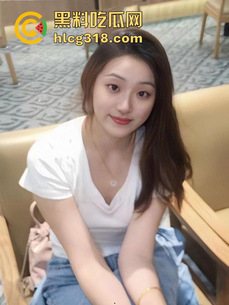 陕西西安美术学院【郑芊芊】出租屋苦练姿势为下海做准备疯狂练技, 一心下海搞钱,男友成她的工具!-2