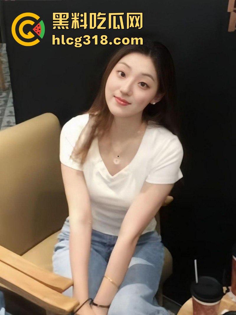 陕西西安美术学院【郑芊芊】出租屋苦练姿势为下海做准备疯狂练技, 一心下海搞钱,男友成她的工具!-3