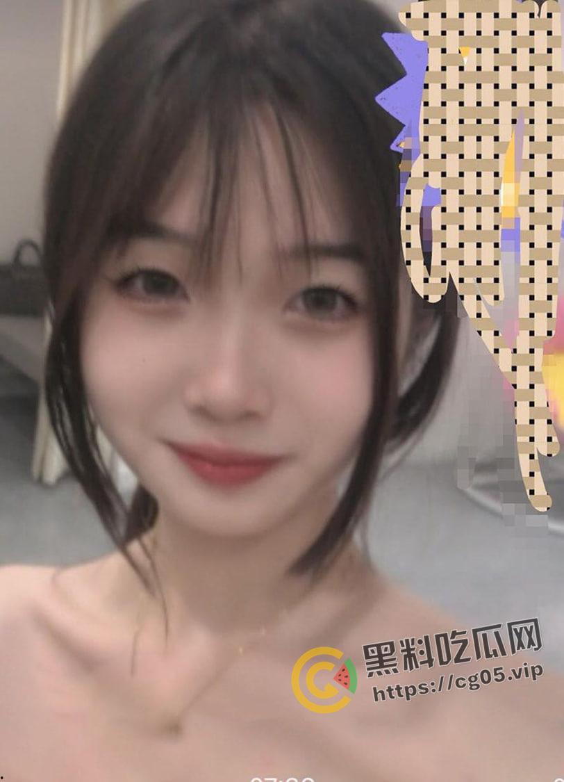 畜生兄长假扮网友网调自己亲妹妹 开发成功裸聊后还跟网友炫耀 可惜了水灵灵的清纯小妹妹-6