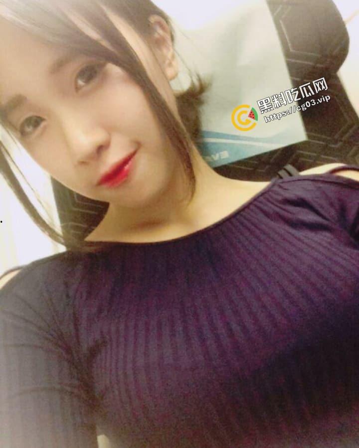 台湾崇仁医专校花【Milky】闲时会做Model 网上就流传一批大尺度私拍裸体写真 及大量生活照和tiktok视频-19