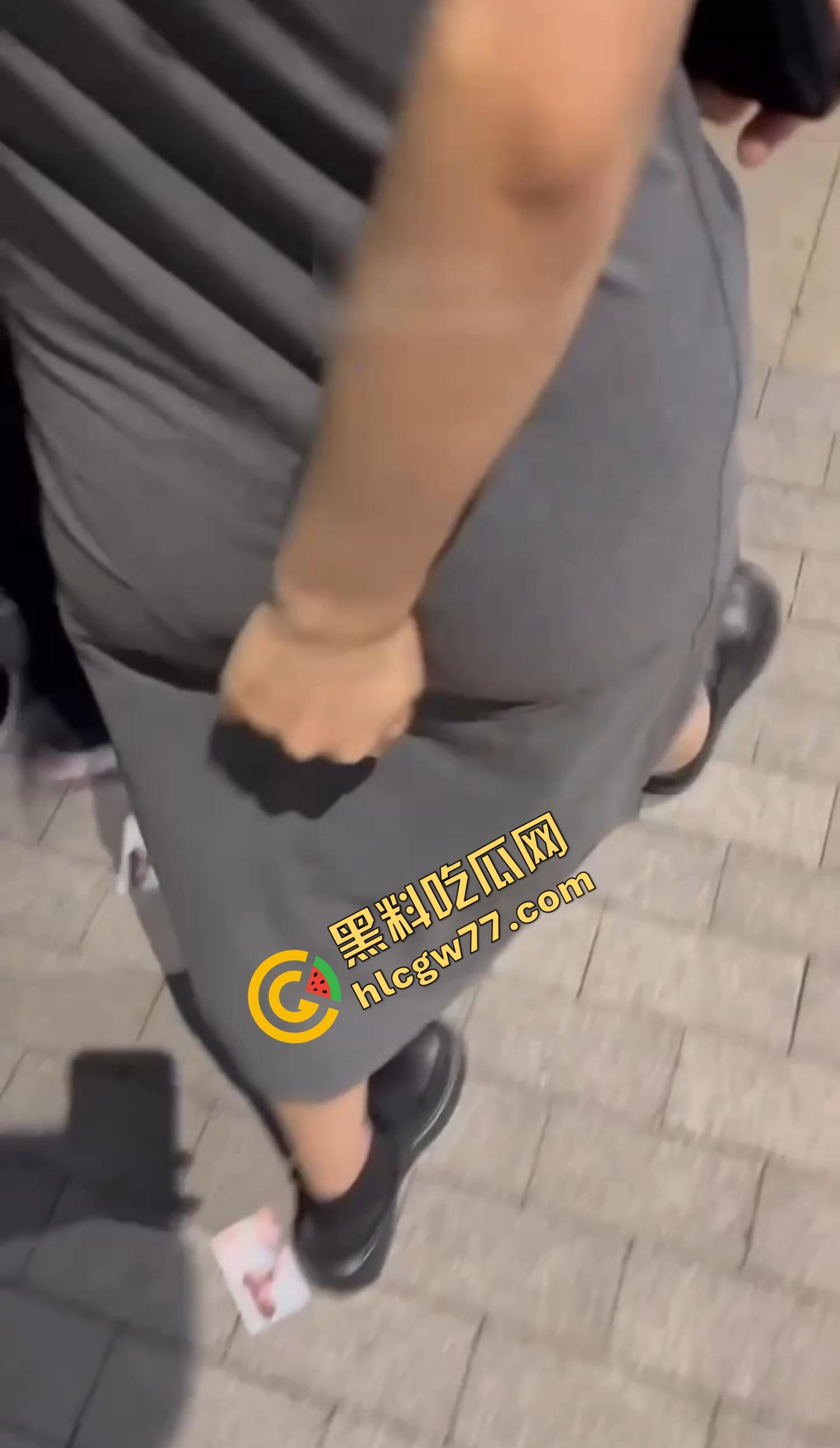 广州大学城学生妹『李璐』喝酒装纯,路上就开始抠逼湿了,开房换情趣内衣打桩到天亮,退房前还补一炮!-10