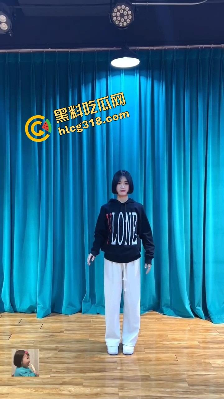 小红书约拍女客户明明有男朋友还骚得不行,广州白云区凌晨偷情被我内射两次,回家还躺进男友被窝装无事!-9