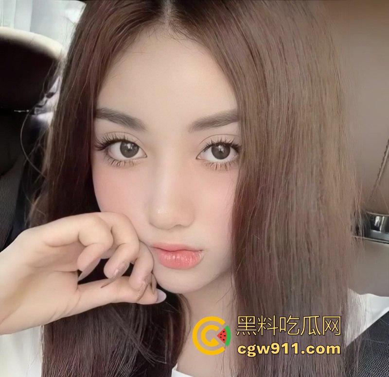 北京极品尤物名媛【董美玲】私拍曝光,跪地给富豪男友深喉口爆,口技一流,又是羡慕有钱人的一天!-1