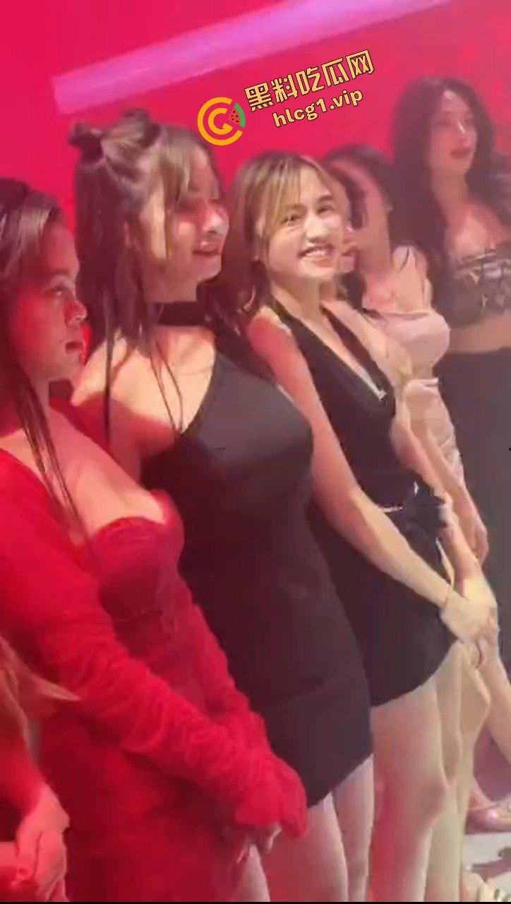 欢迎来到非诚勿扰海选现场!看各位女嘉宾如何风骚 体验金主既视感!-1