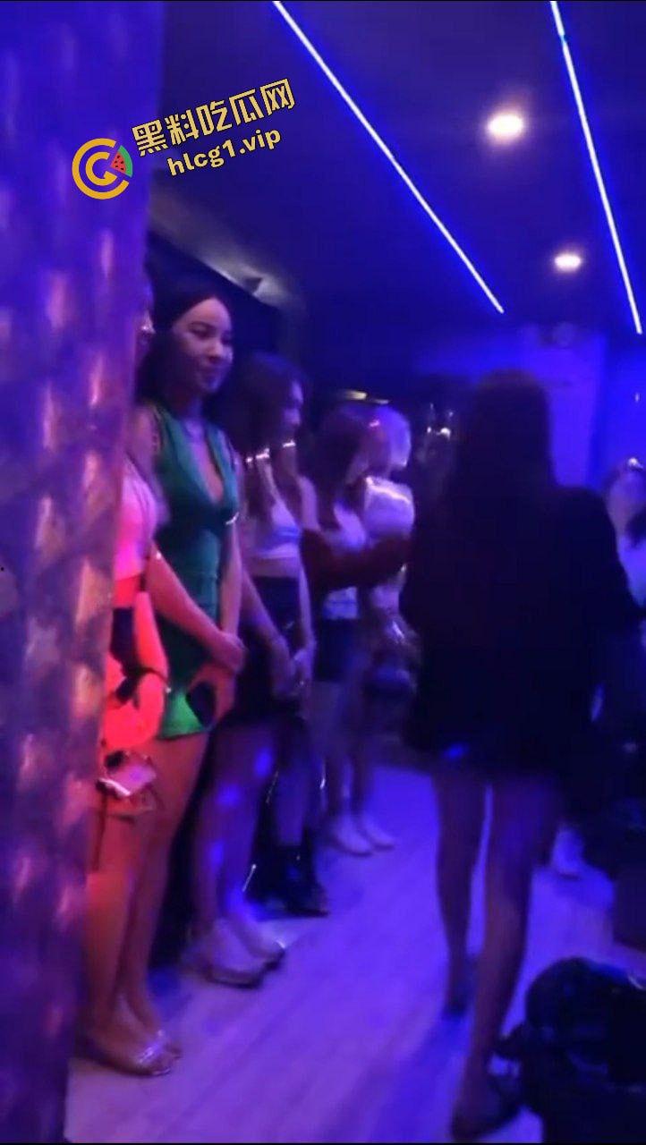 欢迎来到非诚勿扰海选现场!看各位女嘉宾如何风骚 体验金主既视感!-2