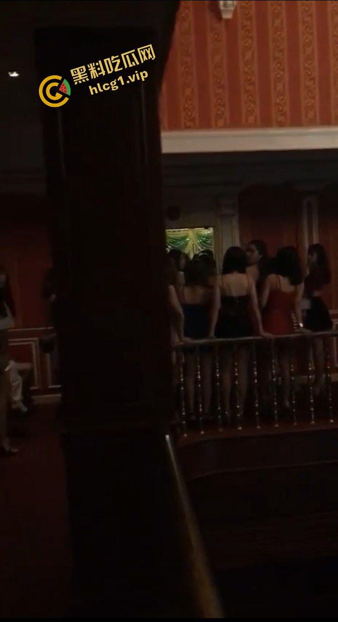 欢迎来到非诚勿扰海选现场!看各位女嘉宾如何风骚 体验金主既视感!-8