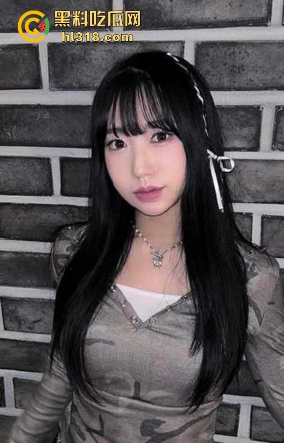 湖南农业大学【林薇雅】酒店约炮视频曝光,清纯女大变身淫娃,极品口活与淫荡骑乘操起来真的太爽了!-1