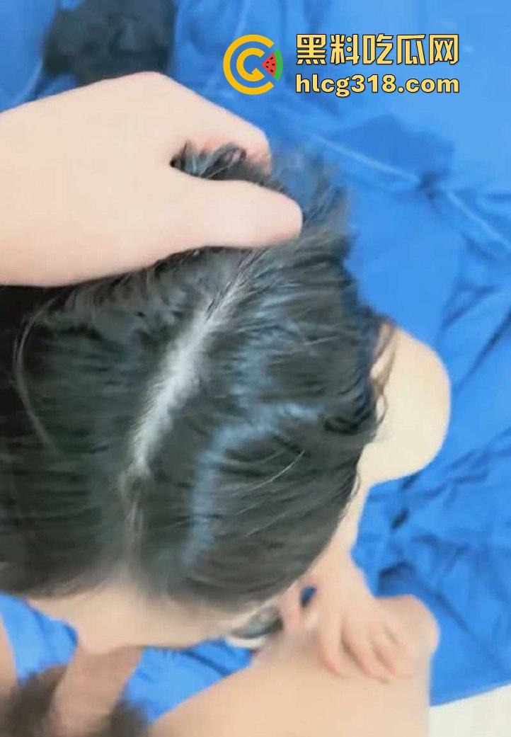 一王三后大混战,喝尿深喉后入吞精疯狂大乱搞,三位极品美女等待投喂,现场淫乱无比-3