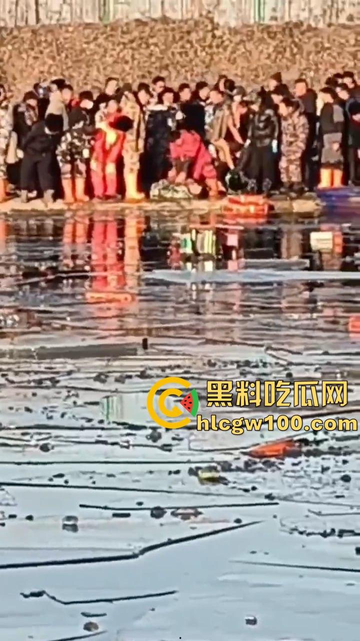 唐山玉田冰钓场惊爆巨祸!多人瞬间落水,冰面坍塌酿惨剧,生死瞬间引关注-5