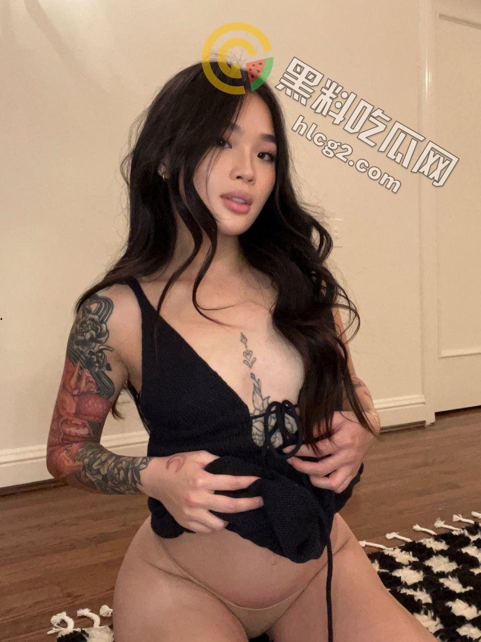 澳洲黑皮留学生刘雪，神似万妮达，喜欢强制爱高潮场面火辣，掐脖子干爽翻天！-9