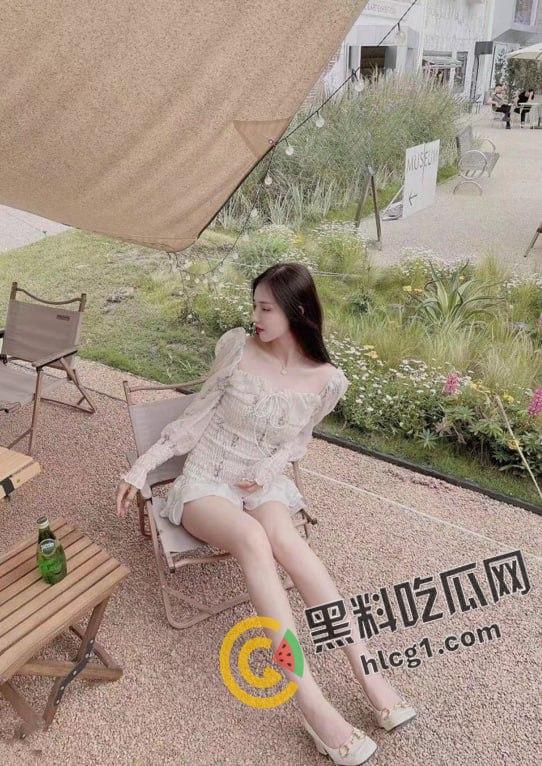 浙江高颜值女大学生 王瑶 为了赚钱买奢侈品 被金主包养高价定制露脸视频流出!-7