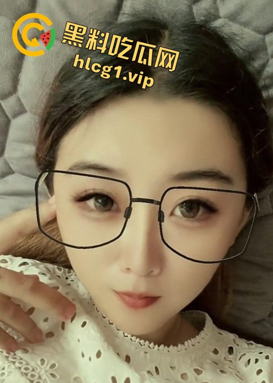 抖音巨乳网红『渣渣瑶』私拍视频泄密!虽颜值一般但巨乳傲人,抚摸淫穴画面火辣!-5