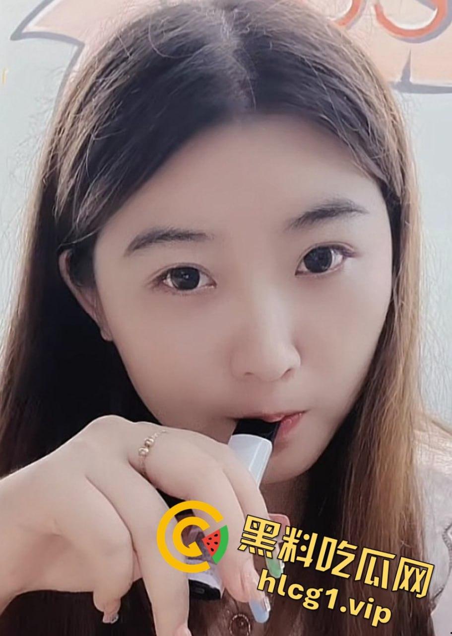 抖音巨乳网红『渣渣瑶』私拍视频泄密!虽颜值一般但巨乳傲人,抚摸淫穴画面火辣!-6