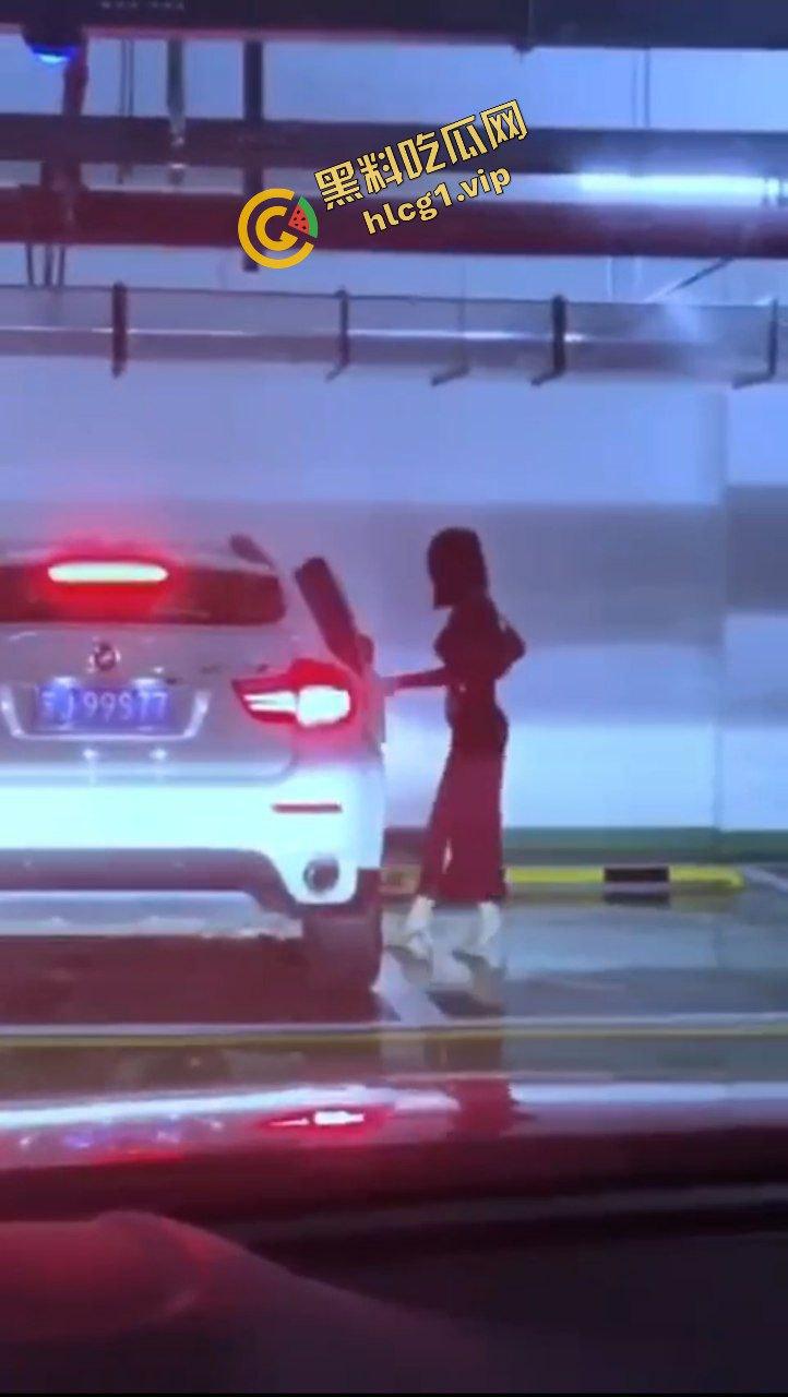 地下车库之 宝马激情车震!后妈裙美女上位 榨干的节奏!闺蜜刺激偷拍解说!-4