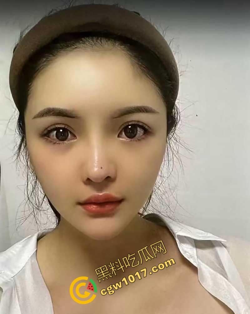 福州极品人妻【叶青霞】援交金主视频曝光:裸舞舔肛深喉,连续喷水,绿帽老公在家带娃,她却在床上浪性十足!-2