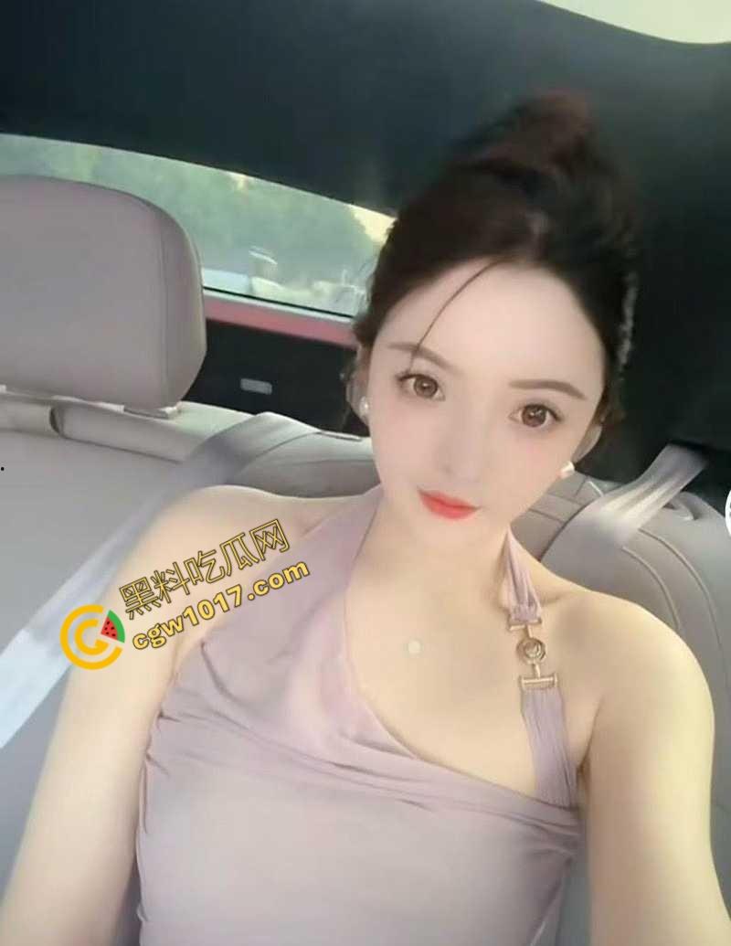 福州极品人妻【叶青霞】援交金主视频曝光:裸舞舔肛深喉,连续喷水,绿帽老公在家带娃,她却在床上浪性十足!-4