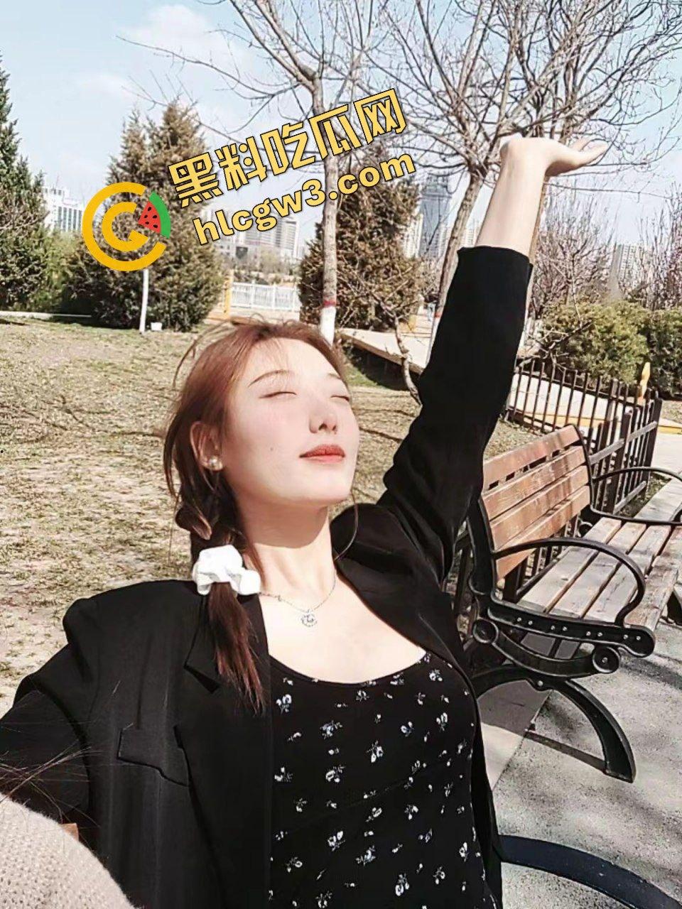 庆阳陇东学院大三反差婊骚货女学生『蒋欣依』下海做鸡赚学费 口爆后怼服务给力!独家流出!-2