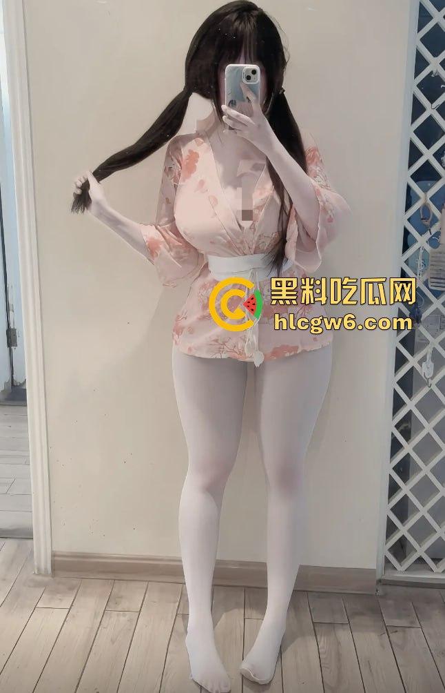 抖音巨乳女神『美田优U子』清纯脸超级奶堪称人间打奶机,大尺度外网福利全泄露,这对奶子简直大到能当靠枕!-4