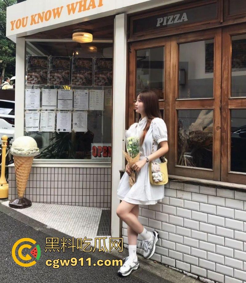 英国留学生【张慧敏】约炮视频曝光,黑丝美腿极品身材,按头口交无套后入猛操,反差魅力炸裂!-2