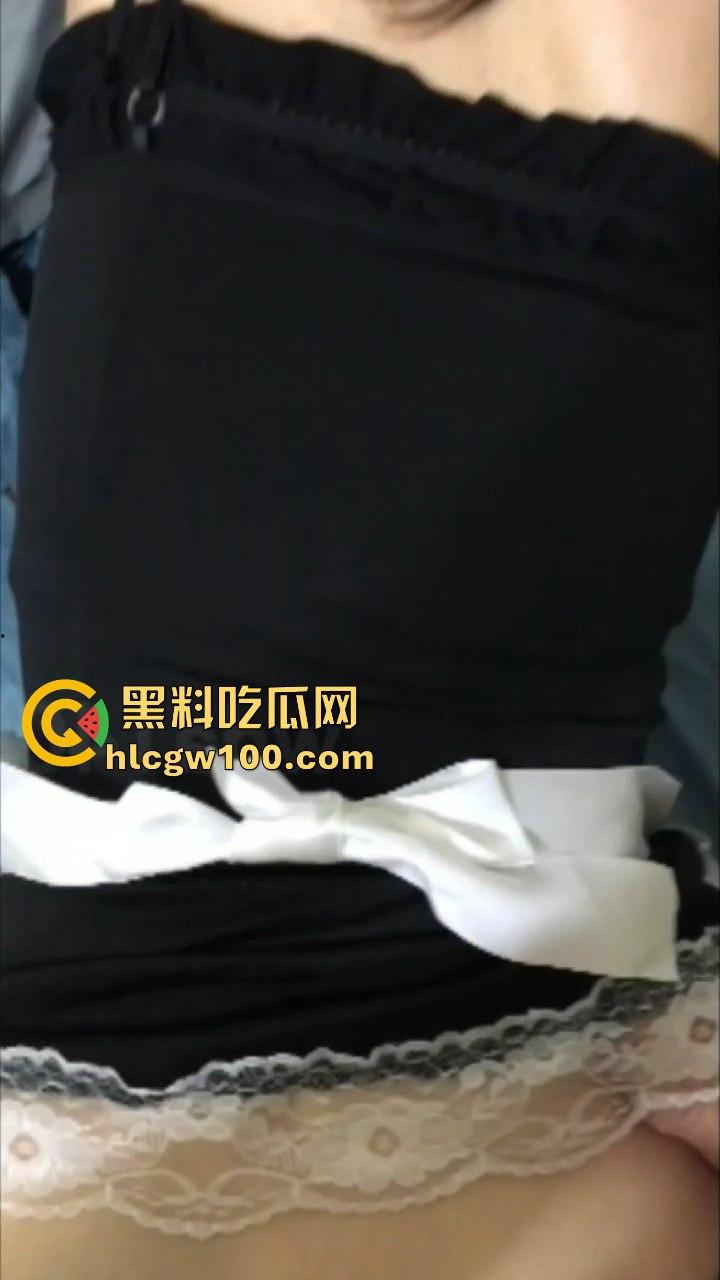 可爱COS!广东工商学院大一学妹【伊妍祺】与男友性爱记录曝光,白虎少女居然需求这么大 内容劲爆!-11