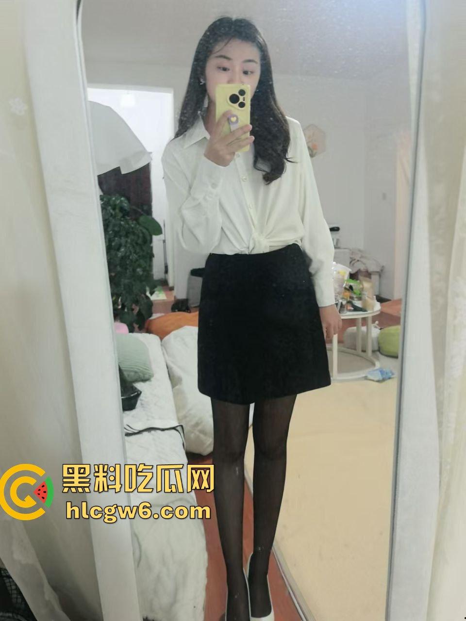 探探惊现重口味幼儿园园长,御姐园长微毛蝴蝶穴SM癖好,比母狗更骚用舌头刷厕所,拉黑炮友称要结婚!-19