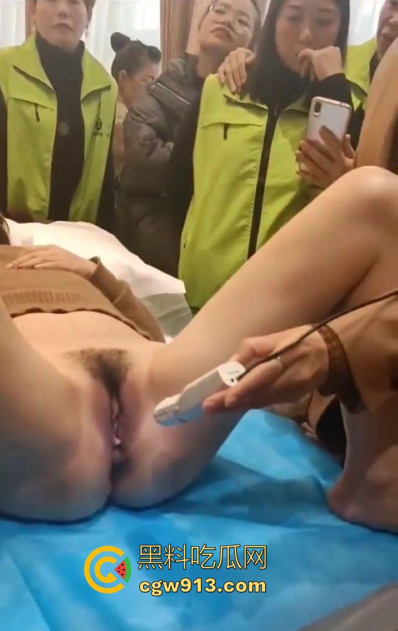 美容院内部培训视频曝光!小穴私密按摩手法演示,轻轻几下便让学员高潮,瓜友们可以来学一下!-3