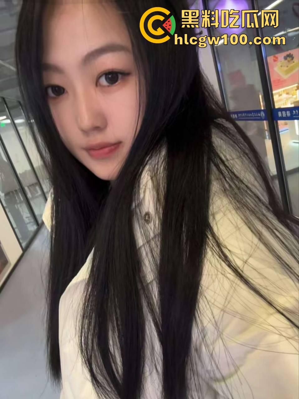 沪上母女鸡组合火爆KTV 母女联手双飞服务上线 母亲做前戏女儿做爱 女儿说不让妈妈累是最大的孝道!-2