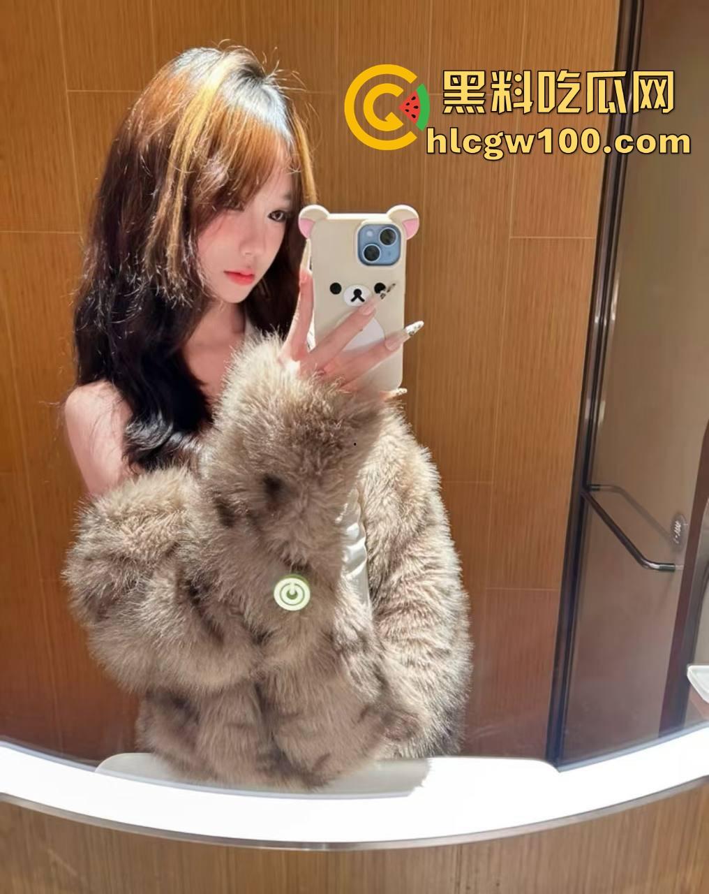 沪上母女鸡组合火爆KTV 母女联手双飞服务上线 母亲做前戏女儿做爱 女儿说不让妈妈累是最大的孝道!-14