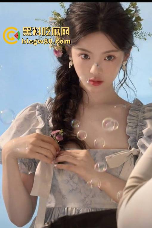 【杨超越】抖音直播意外走光露出乳头,看不出来呀奶头这么大,出名前肯定不少约 给瓜友们放福利-4