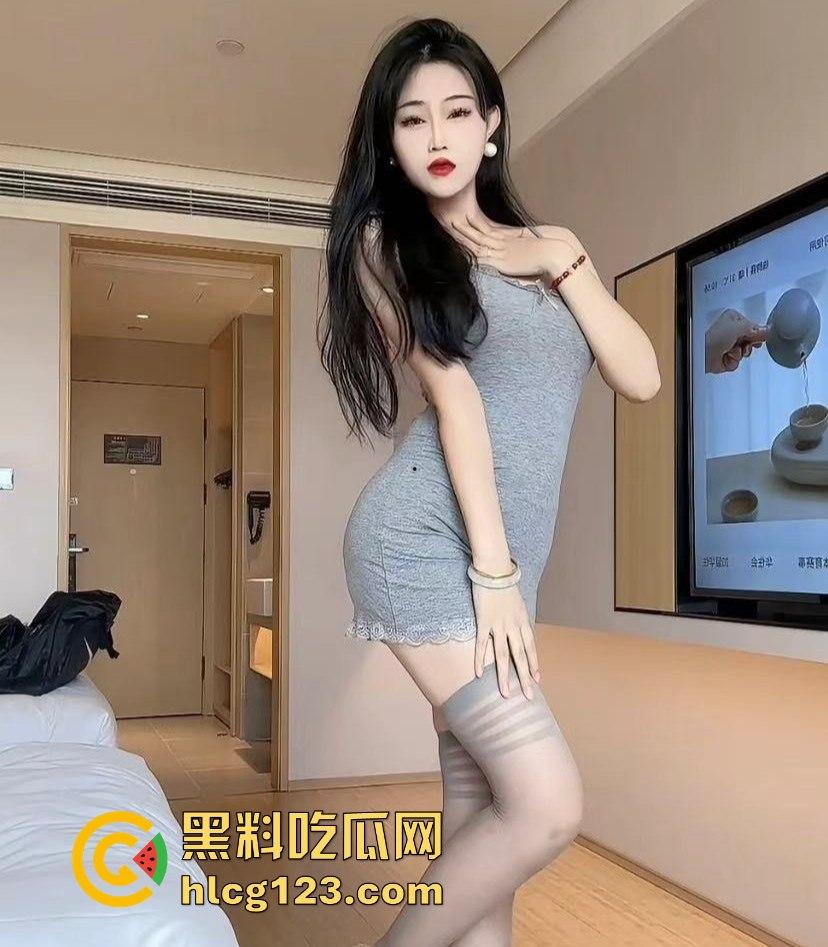 快手网红「辰妈呀」私拍流出!酥胸半露黑色蕾丝内裤搔弄淫穴骚气爆棚!-3